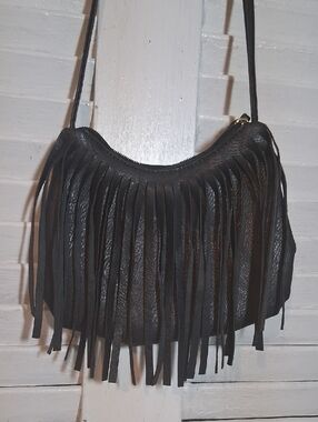 YOKI Black Crossbody
